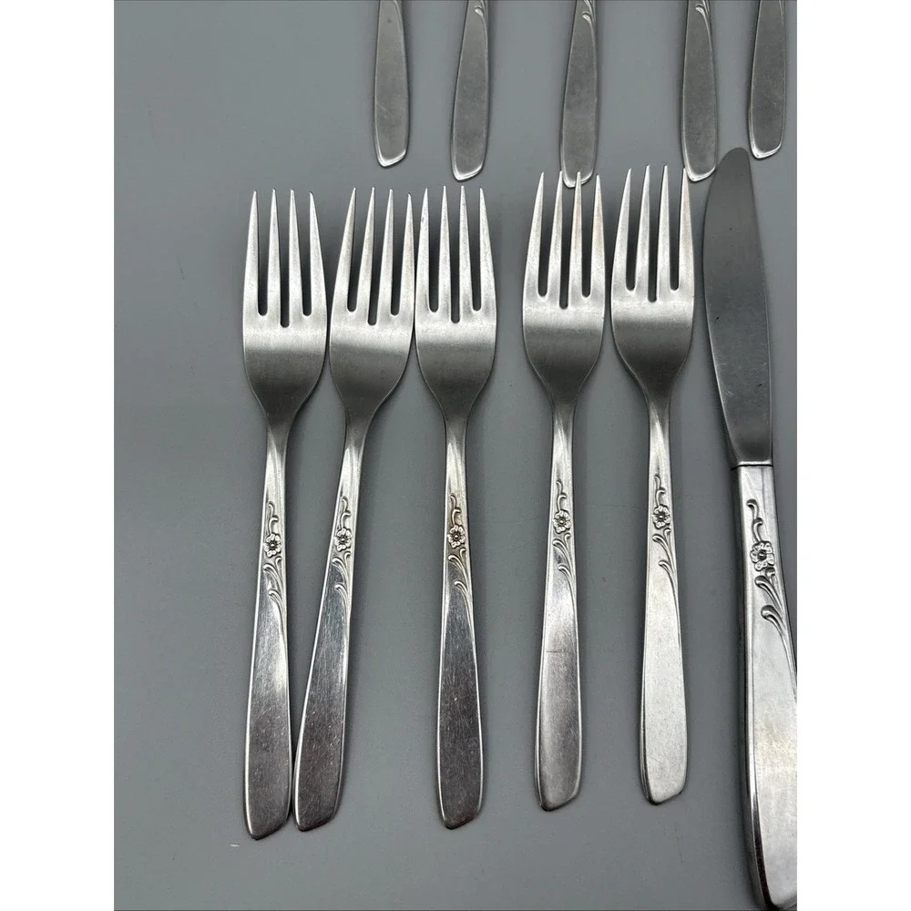 Vintage Oneida Spice Pattern 21 Pc Flatware Floral Fork Spoon Butter‎ Knife